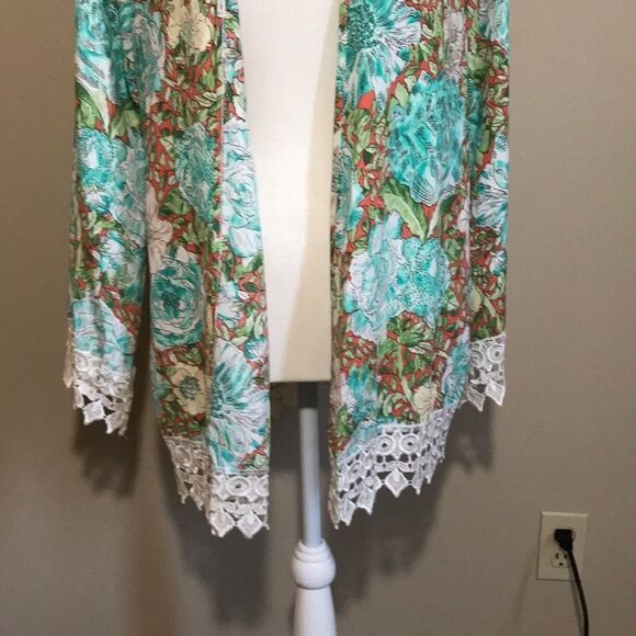 NWT Boutique kimono with lace - Picture 2 of 6